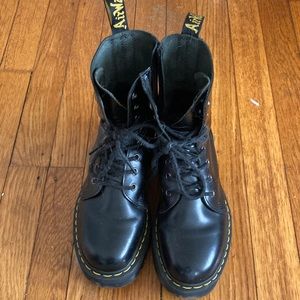 Dr Martens Jadon boots